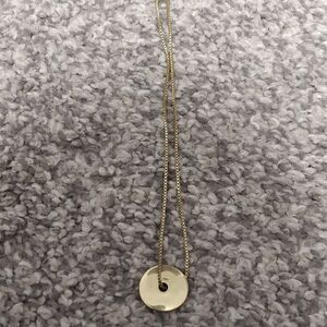 Elegant Gold Pendant Necklace